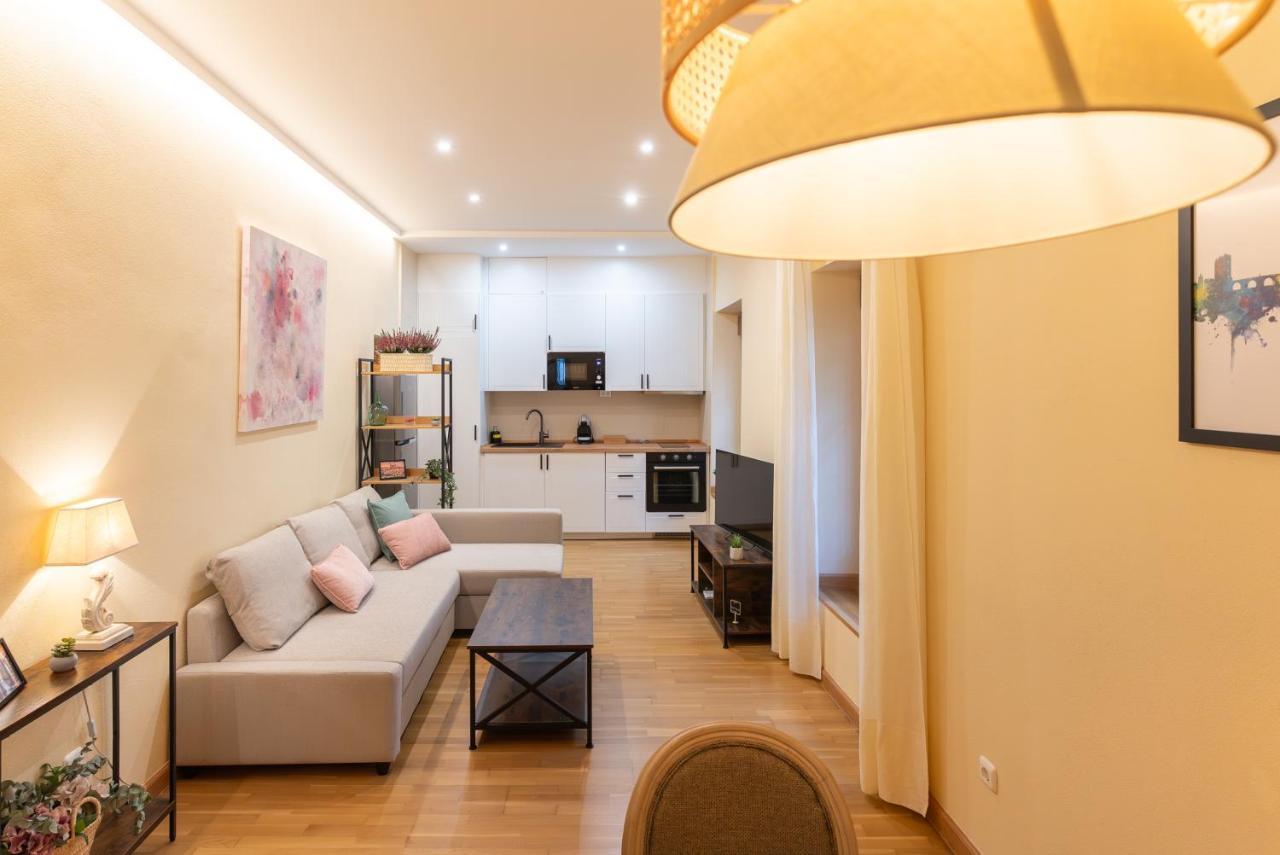 Apartamento Puerta De Cordoba- Exterior Con Balcones 외부 사진