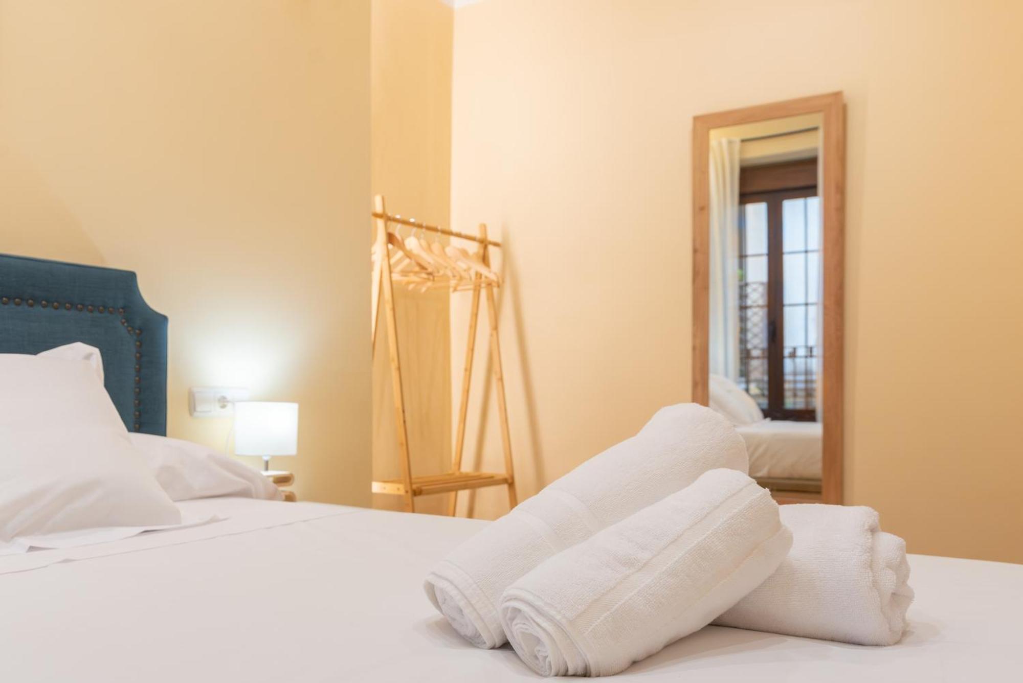 Apartamento Puerta De Cordoba- Exterior Con Balcones 외부 사진