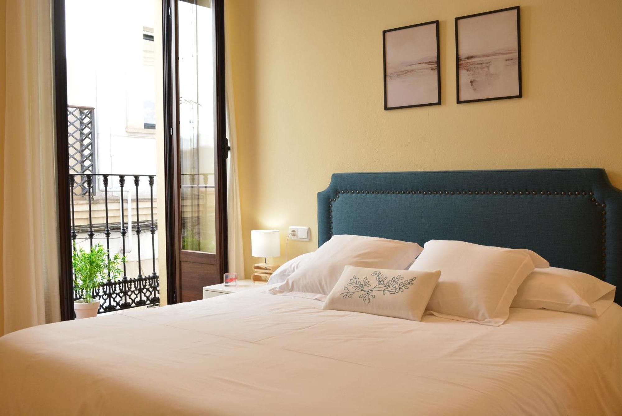 Apartamento Puerta De Cordoba- Exterior Con Balcones 외부 사진